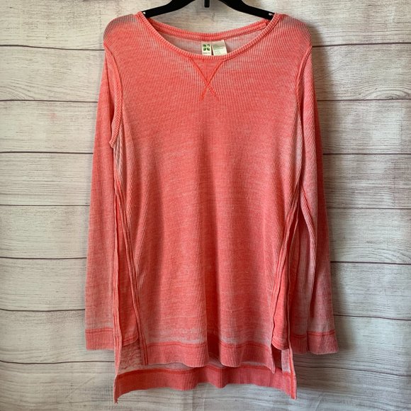 GreenTea Tops - Coral Lightweight Distressed Tunic Shirt Waffle Pattern Ombre Faded Size 6